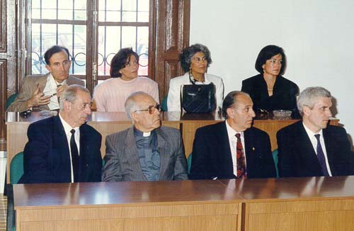 hom03.jpg (35106 bytes)